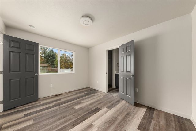 11704 E VALLEYWAY Ave, Spokane Valley, WA 99206