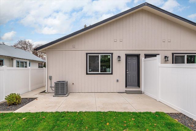 11704 E VALLEYWAY Ave, Spokane Valley, WA 99206