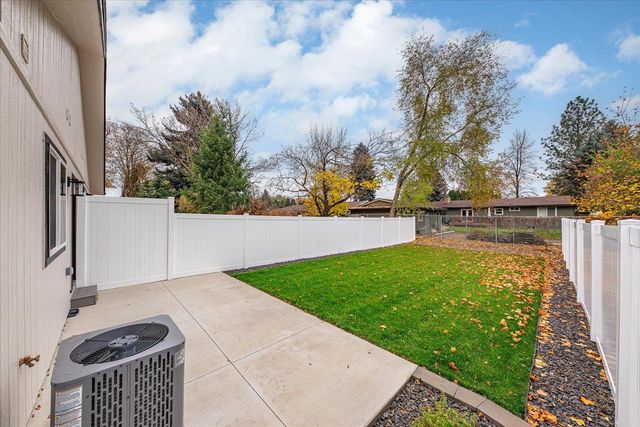 11704 E VALLEYWAY Ave, Spokane Valley, WA 99206