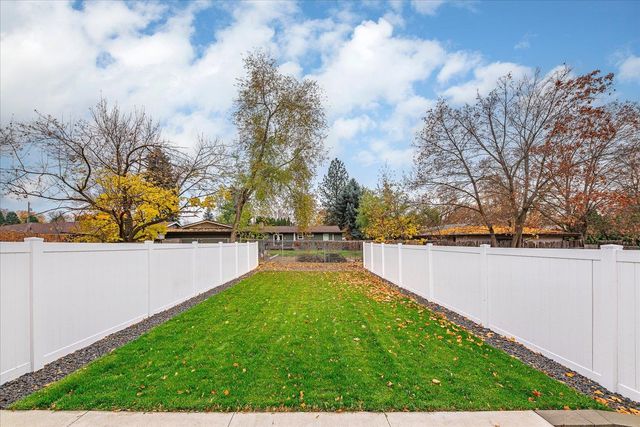 11704 E VALLEYWAY Ave, Spokane Valley, WA 99206