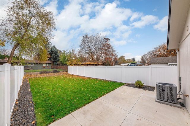 11704 E VALLEYWAY Ave, Spokane Valley, WA 99206