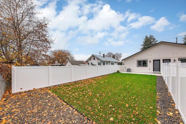 11704 E VALLEYWAY Ave, Spokane Valley, WA 99206