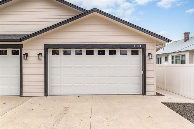 11704 E VALLEYWAY Ave, Spokane Valley, WA 99206