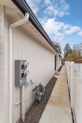 11704 E VALLEYWAY Ave, Spokane Valley, WA 99206