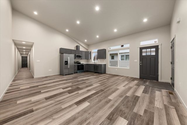 11704 E VALLEYWAY Ave, Spokane Valley, WA 99206