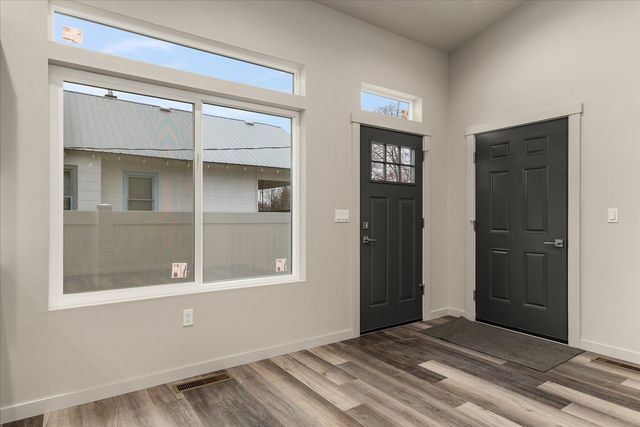 11704 E VALLEYWAY Ave, Spokane Valley, WA 99206