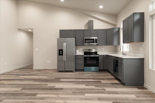 11704 E VALLEYWAY Ave, Spokane Valley, WA 99206