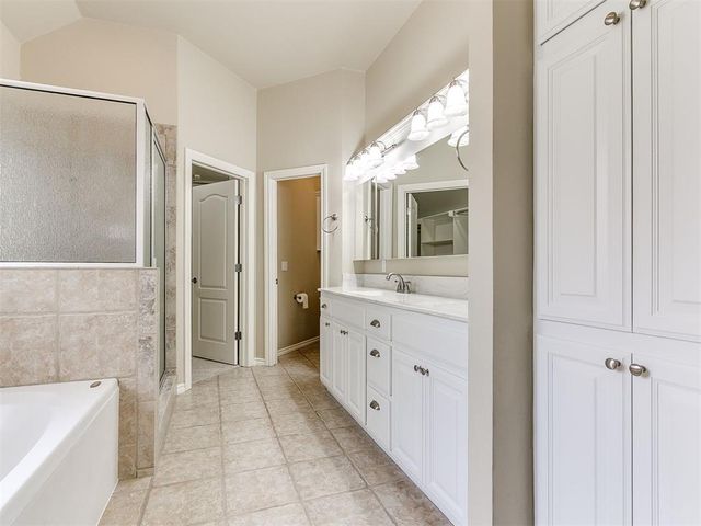 3201 Amberwood Court, Edmond, OK 73003