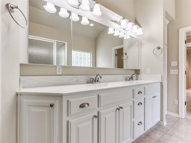 3201 Amberwood Court, Edmond, OK 73003