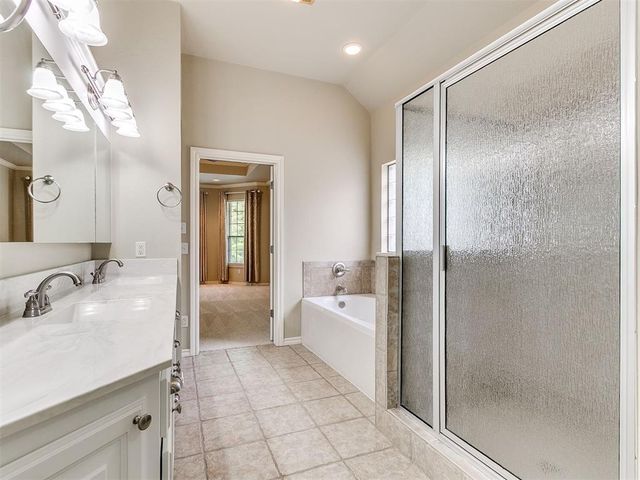 3201 Amberwood Court, Edmond, OK 73003