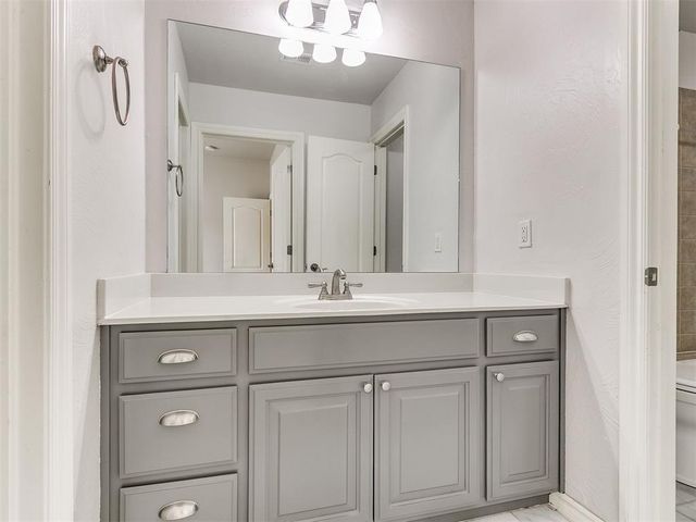 3201 Amberwood Court, Edmond, OK 73003