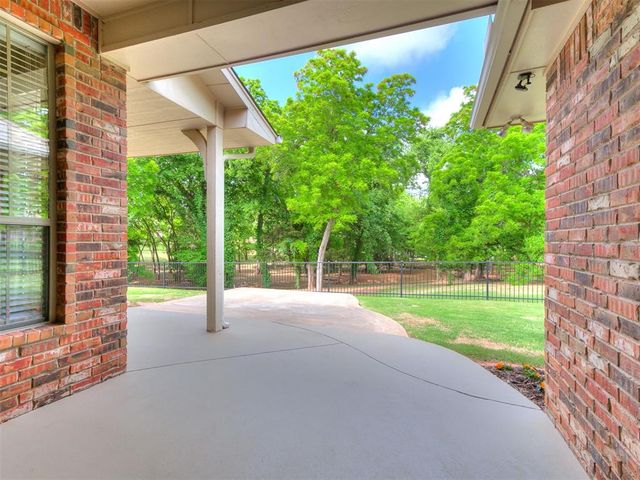 3201 Amberwood Court, Edmond, OK 73003