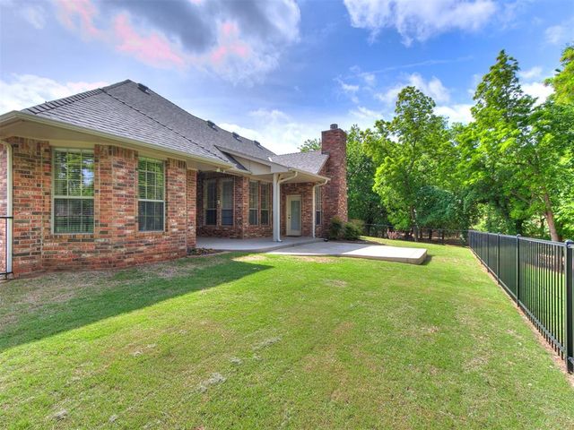3201 Amberwood Court, Edmond, OK 73003