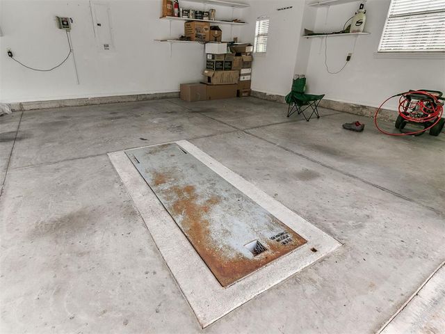 3201 Amberwood Court, Edmond, OK 73003