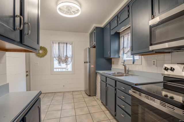 1713 Keck Avenue, Evansville, IN 47711