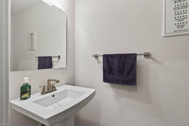 1748 Barkadeer CV, Chesapeake, VA 23323