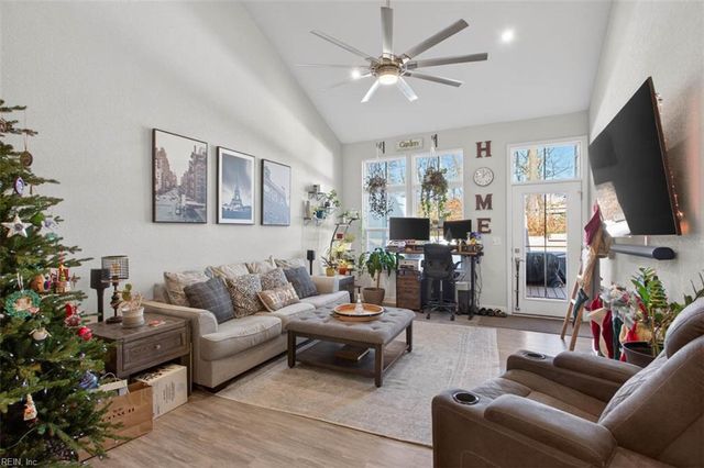 1748 Barkadeer CV, Chesapeake, VA 23323