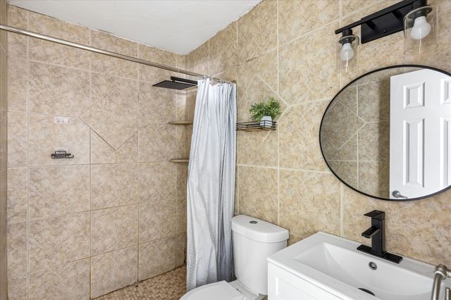 716 Heathcliff Drive, Everman, TX 76140