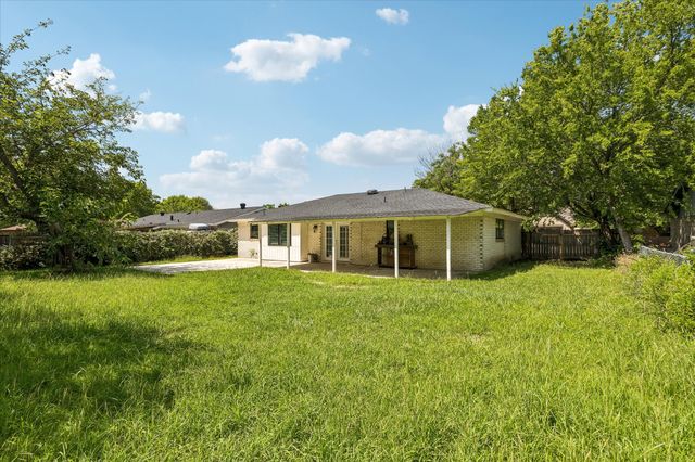 716 Heathcliff Drive, Everman, TX 76140