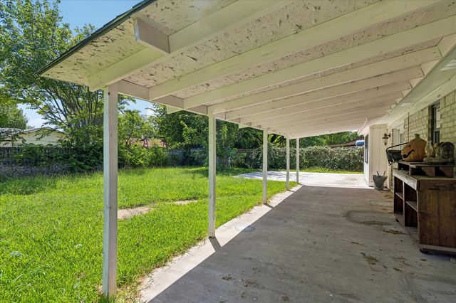 716 Heathcliff Drive, Everman, TX 76140
