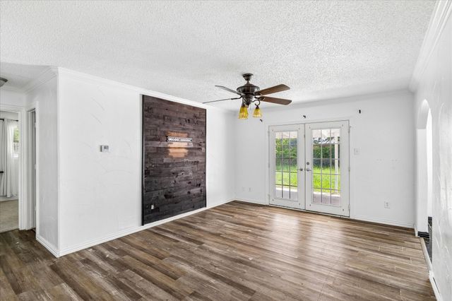 716 Heathcliff Drive, Everman, TX 76140