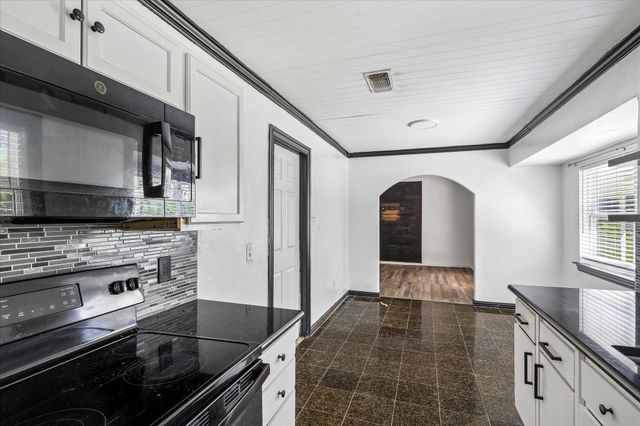 716 Heathcliff Drive, Everman, TX 76140