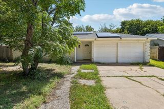 716 Heathcliff Drive, Everman, TX 76140