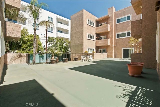 14607 Erwin Street 308, Van Nuys, CA 91411