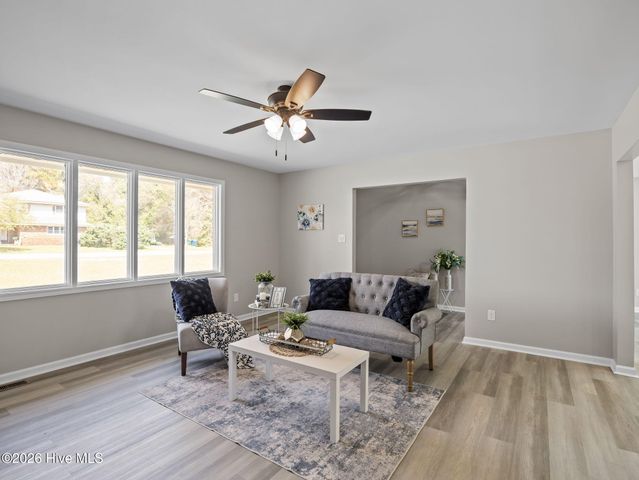 412 Crows Nest Lane, Sneads Ferry, NC 28460