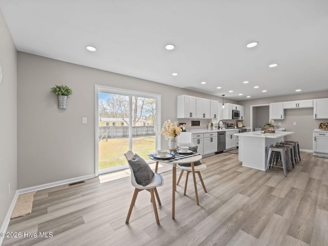 412 Crows Nest Lane, Sneads Ferry, NC 28460