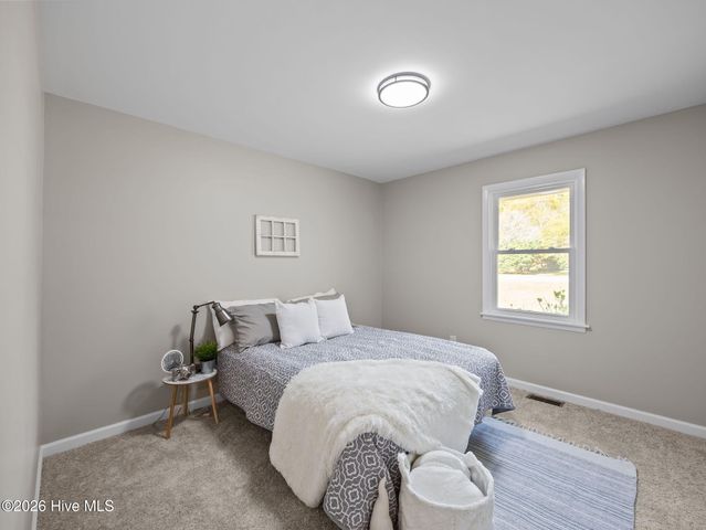 412 Crows Nest Lane, Sneads Ferry, NC 28460