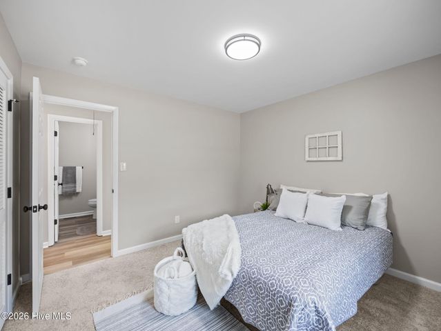 412 Crows Nest Lane, Sneads Ferry, NC 28460