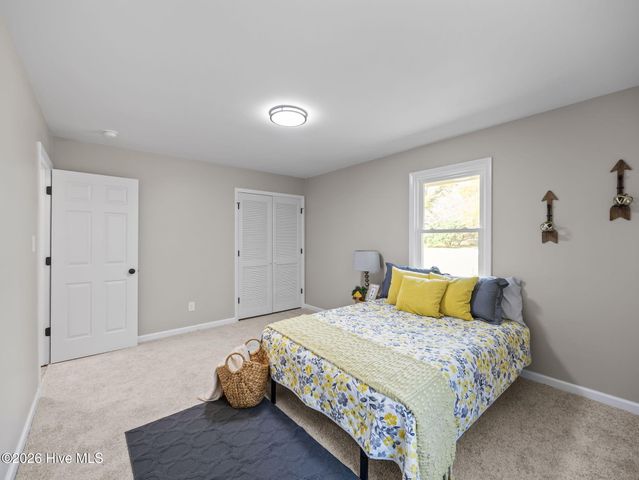 412 Crows Nest Lane, Sneads Ferry, NC 28460