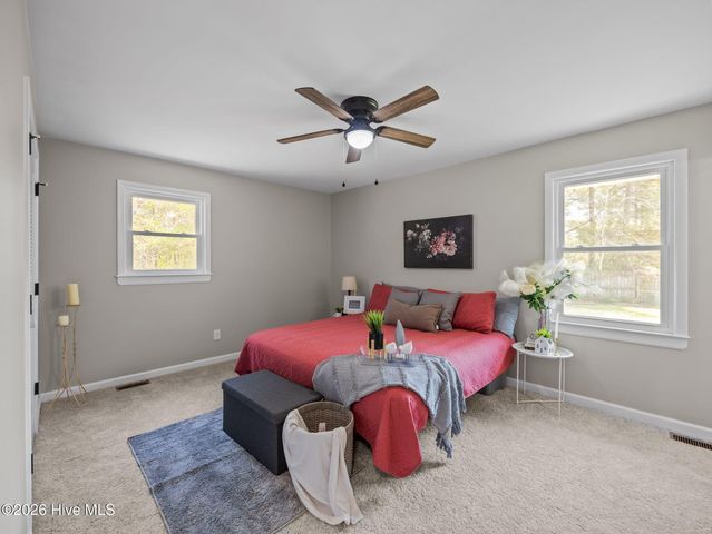 412 Crows Nest Lane, Sneads Ferry, NC 28460