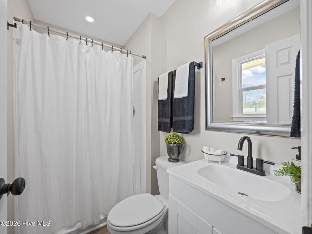 412 Crows Nest Lane, Sneads Ferry, NC 28460