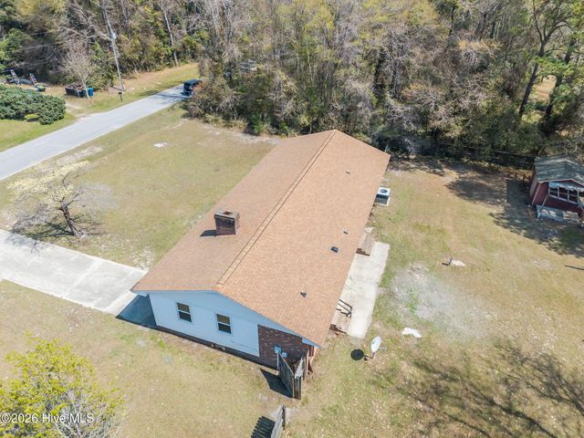 412 Crows Nest Lane, Sneads Ferry, NC 28460