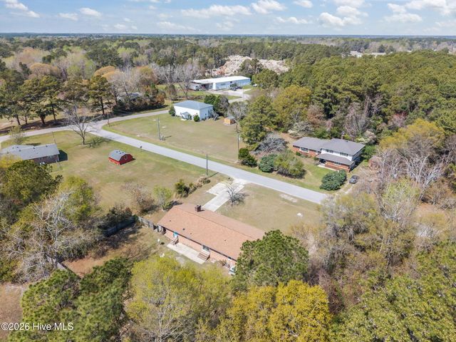 412 Crows Nest Lane, Sneads Ferry, NC 28460