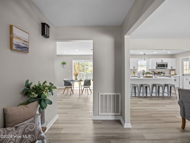 412 Crows Nest Lane, Sneads Ferry, NC 28460