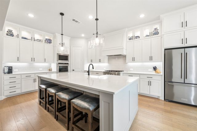 1806 Farmstead Road, Mansfield, TX 76063