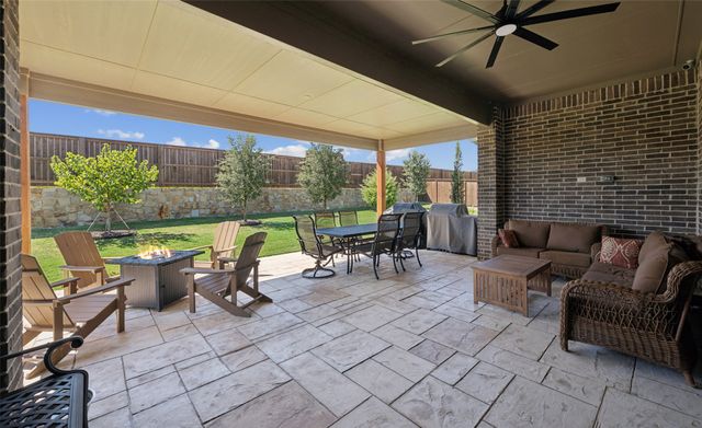 1806 Farmstead Road, Mansfield, TX 76063