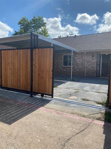 7381 Cook Road, Houston, TX 77072