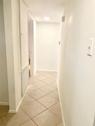 7381 Cook Road, Houston, TX 77072