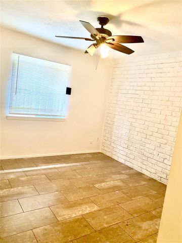 7381 Cook Road, Houston, TX 77072