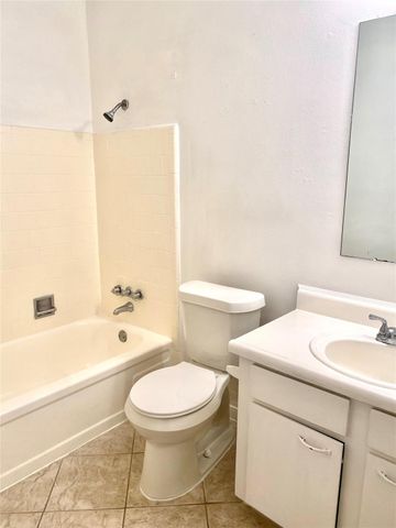 7381 Cook Road, Houston, TX 77072