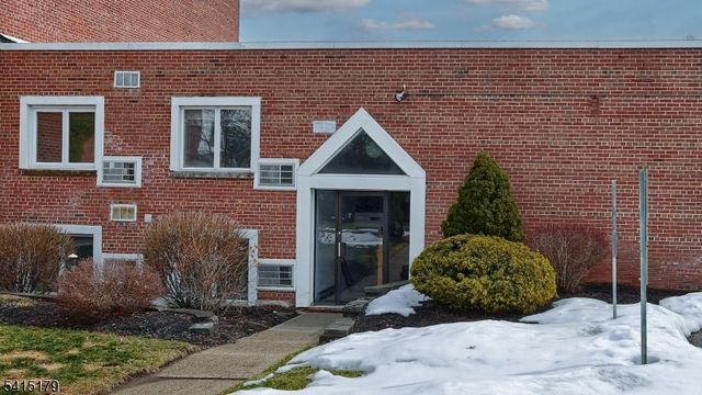 520 Turnpike C222 222, Pequannock Twp., NJ 07444