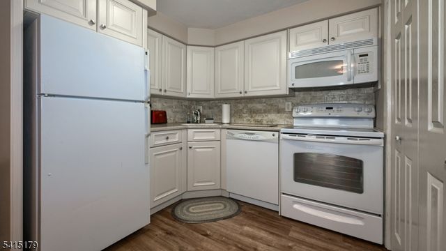 520 Turnpike C222 222, Pequannock Twp., NJ 07444