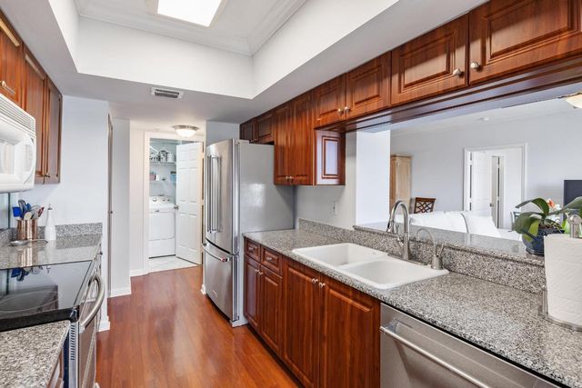 2880 NE 14th St. Causeway 904, Pompano Beach, FL 33062