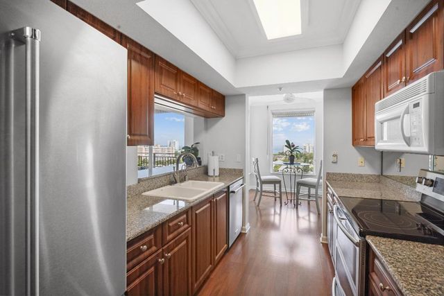 2880 NE 14th St. Causeway 904, Pompano Beach, FL 33062