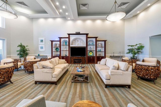 2880 NE 14th St. Causeway 904, Pompano Beach, FL 33062