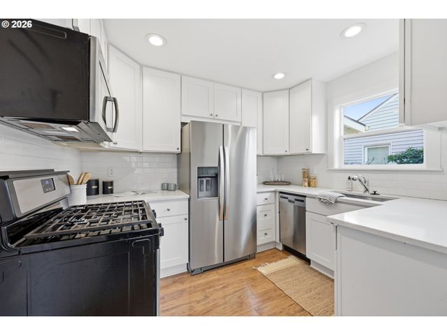 1830 N KILPATRICK St, Portland, OR 97217